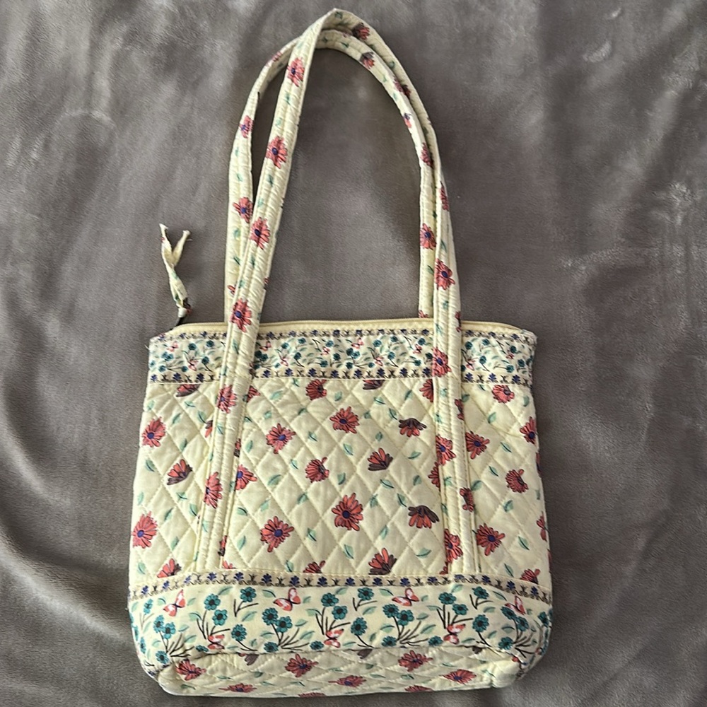 Yellow floral quilted purse - Picture 2 of 10